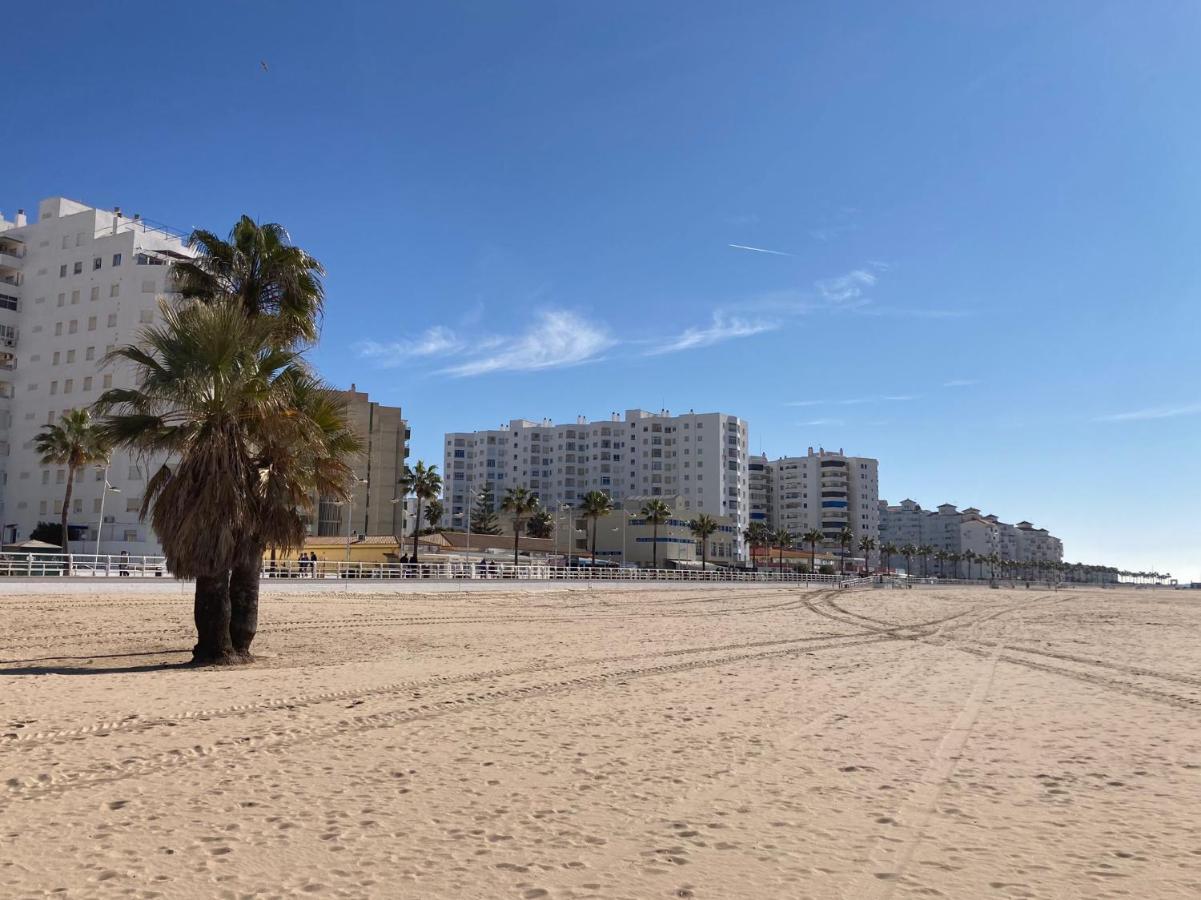Atico Valdelagrana Playa - Aire Acondicionado Y Piscina Leilighet El Puerto de Santa María Eksteriør bilde